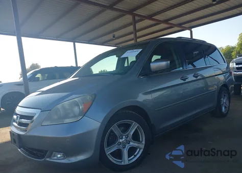 2005 Honda Odyssey Touring z USA, uszkodzony, nr VIN 5FNRL38855B015693